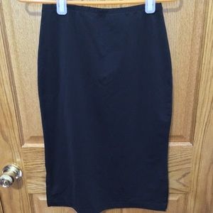 H&M black stretchy skirt with side slits